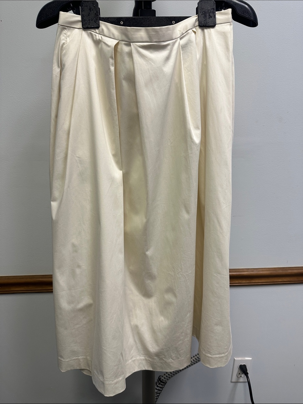 H&M Cream Pleated Cotton Skirt